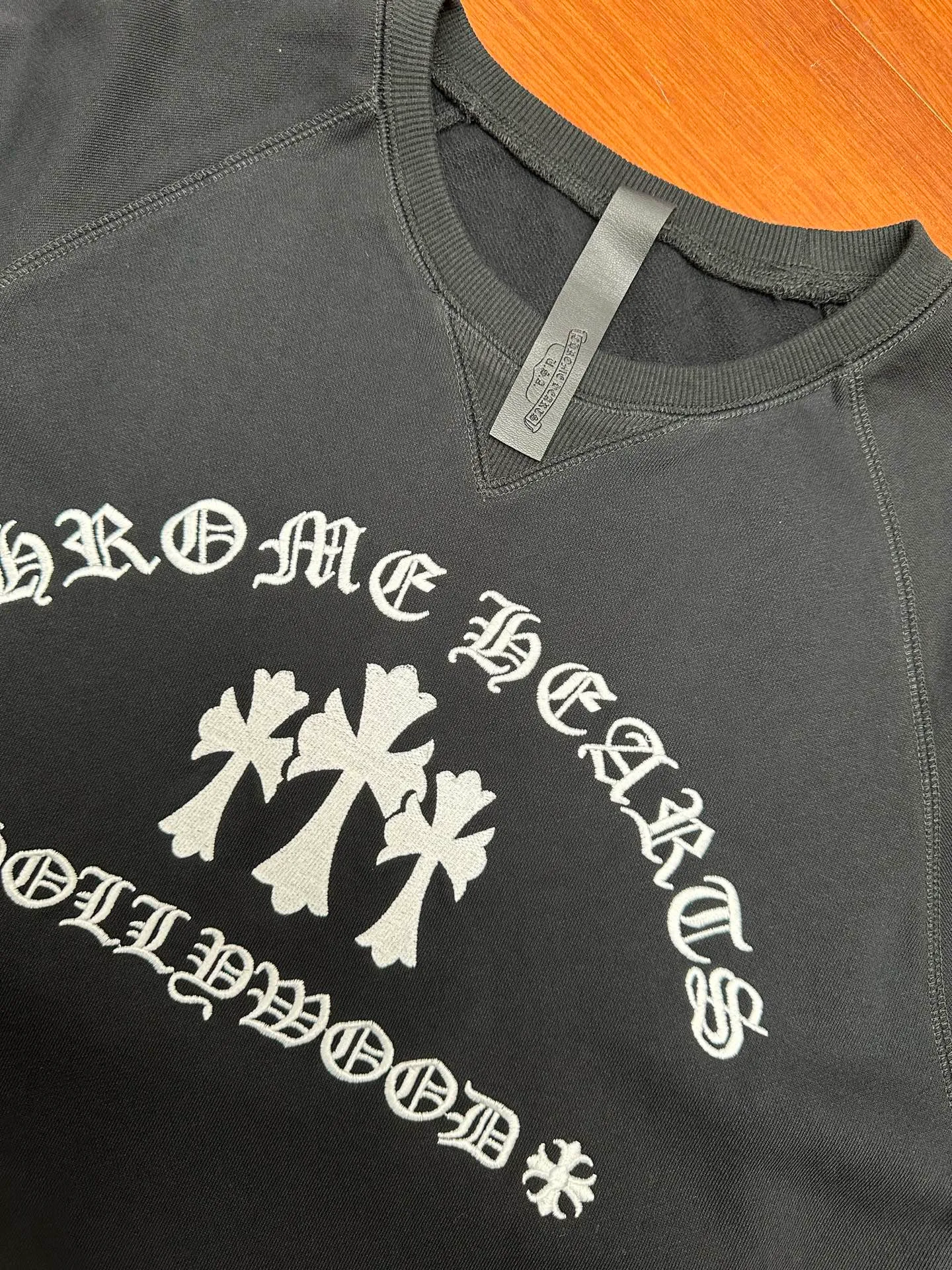 P410 Chrome Hearts cross embroidery sweatshirt, genuine product purchased and developed for 12000, 380g Korean cotton and linen sweatshirt 100% cotton, 380g 2*2 matching high-end fashion brand rib, cloth fermentation wash, imported embroidery, customized 1:1 hardware, customized 1:1 leather label, customized 1:1 trademark, loose version size: S M L XL